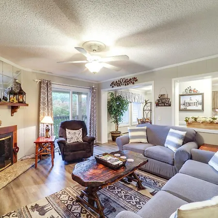 Beech Mountain Condo Near Hiking, Golf And Skiing!